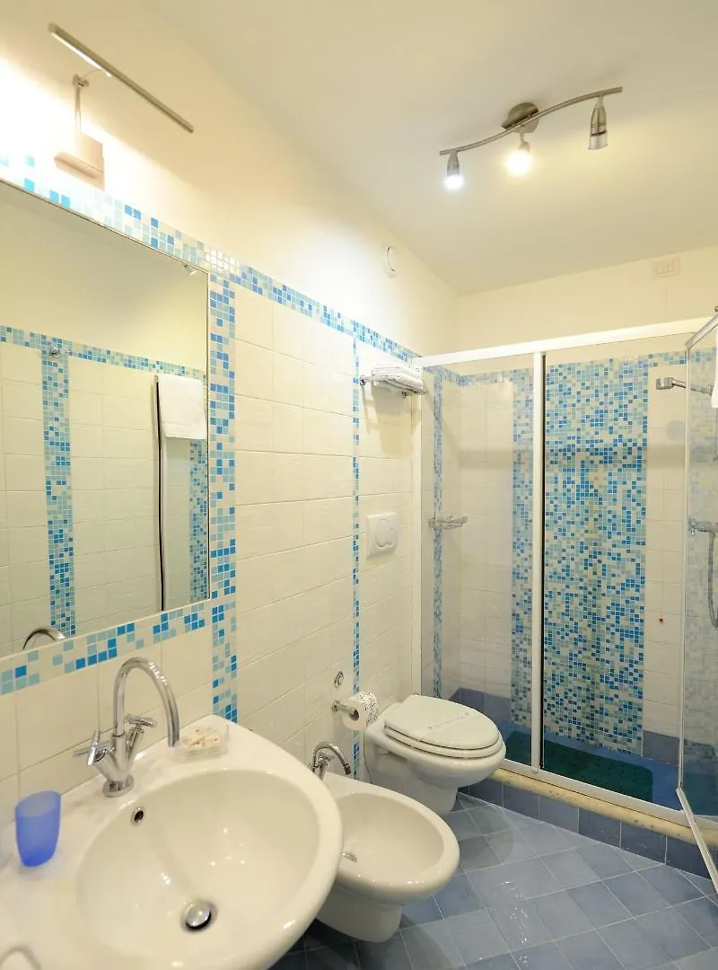 **  Sharon House Hotel Amalfi Olaszország
