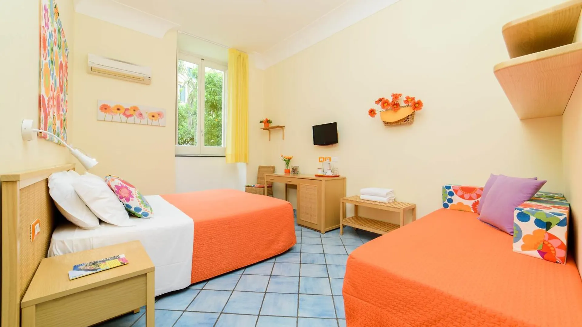 **  Sharon House Hotel Amalfi Olaszország
