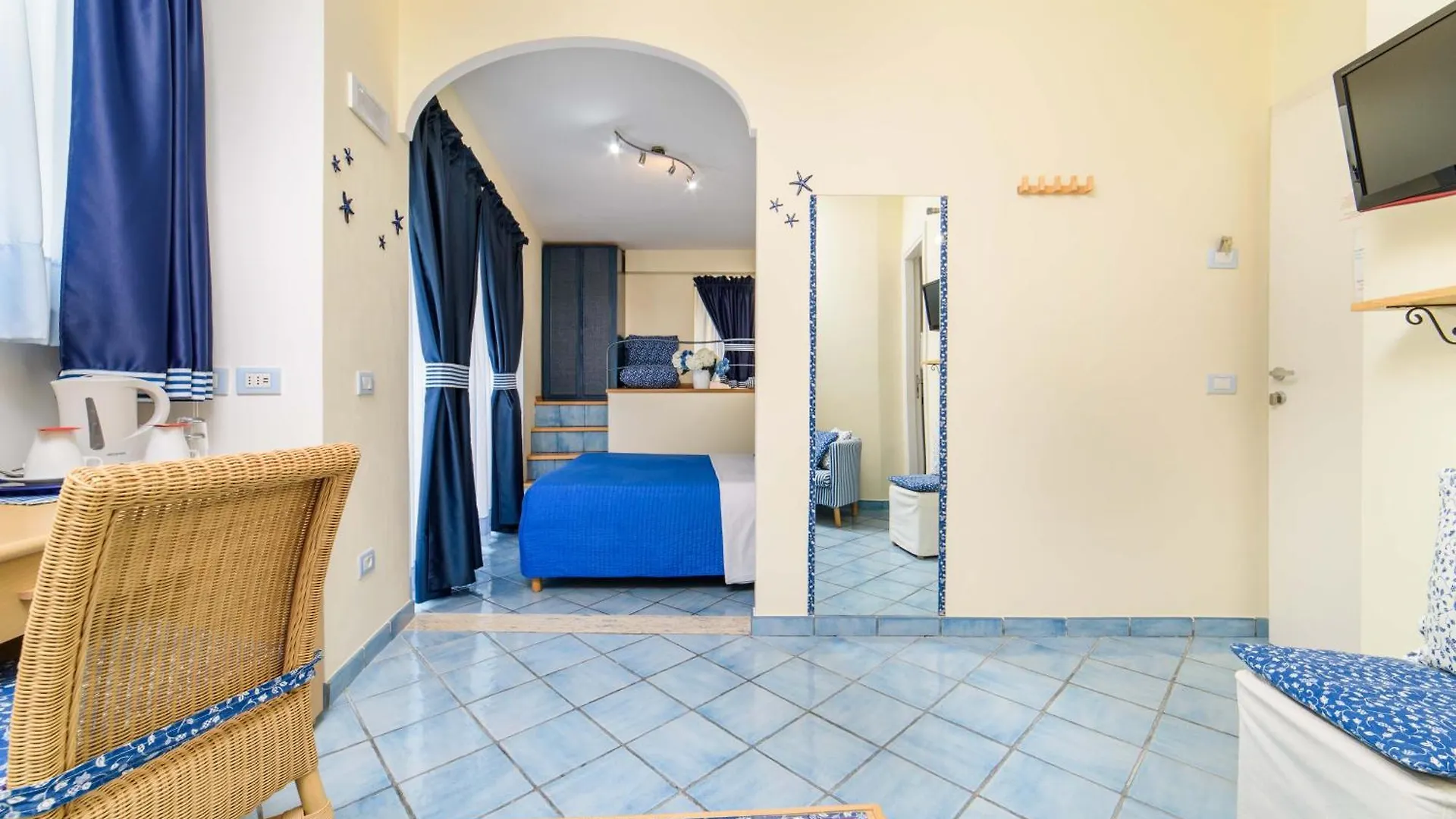 **  Sharon House Hotel Amalfi Olaszország